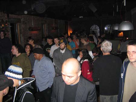 BR_Crowd_Oct_11_05.jpg